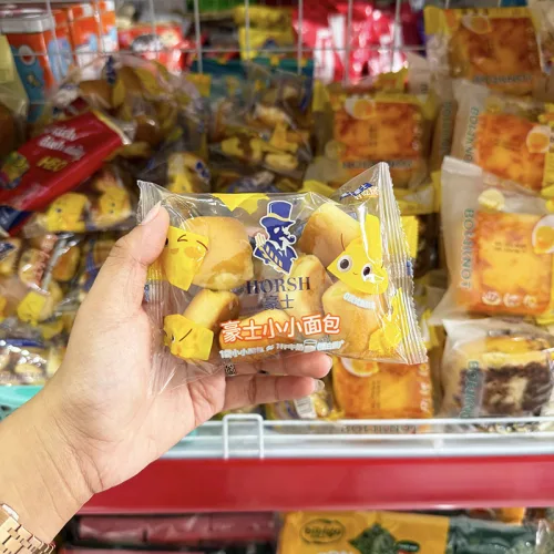 Sandwich kẹp sữa và sandwich trứng cuộn