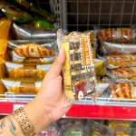 Bánh bông lan Obalab vị socola phủ hạt phỉ, 1 cái 68g