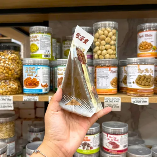 Chỗ sỉ 1 Cái Bánh Bông Lan Tam Giác CHUNSANJIAO Vị Socola - Màu Nâu