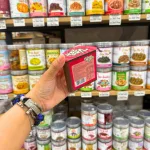 1 Hộp Bánh Que Chấm Sốt Dâu Tây - Bánh Yam Yam Dâu Tây