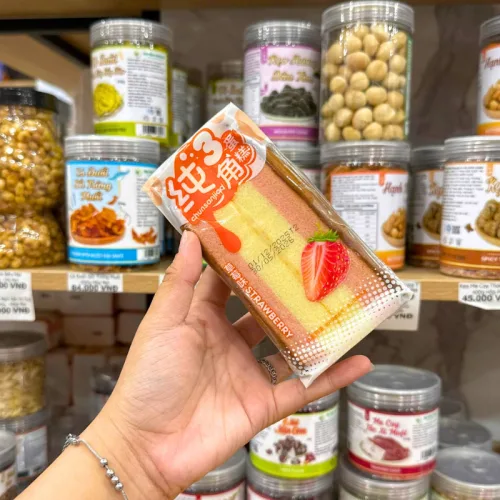Bánh Bông Lan Tam Giác CHUNSANJIAO Dâu Hồng, 1 Thùng