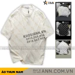 Áo thun Pack Horse unisex cổ tròn với chữ AA in trên áo
