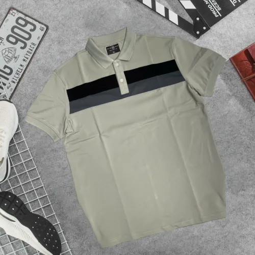 Áo thun cổ bẻ nam trẻ trung với hai sọc ngang trước ngực, có size 3XL
