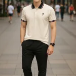 Áo thun cổ bẻ nam có viền bo tay áo, thêu logo con ngựa