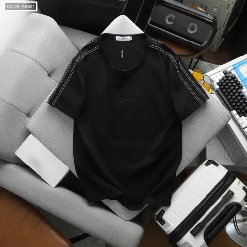 Nguồn hàng sỉ áo Thun Nam Cổ Tròn Phối Sọc Thêu Logo Trước Ngực Bền Đẹp Có Big Size
