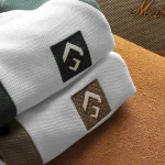 Áo thun polo nam phối màu với viền bo cổ bẻ, có size 3x
