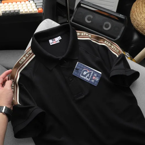 Áo thun polo nam có big size, điểm nhấn sọc chữ phối ở vai