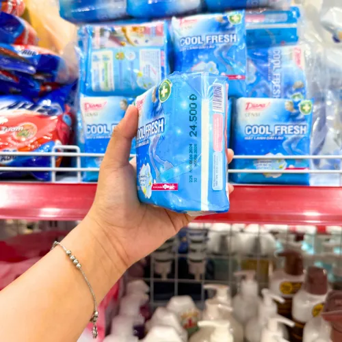 Băng vệ sinh siêu mỏng có cánh Diana Sensi Cool Fresh Unicharm 23cm, 8 miếng