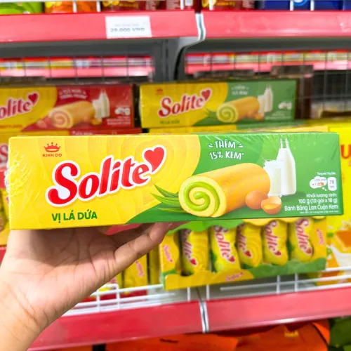 Bánh bông lan cuộn vị lá dứa Solite – hộp giấy 180g