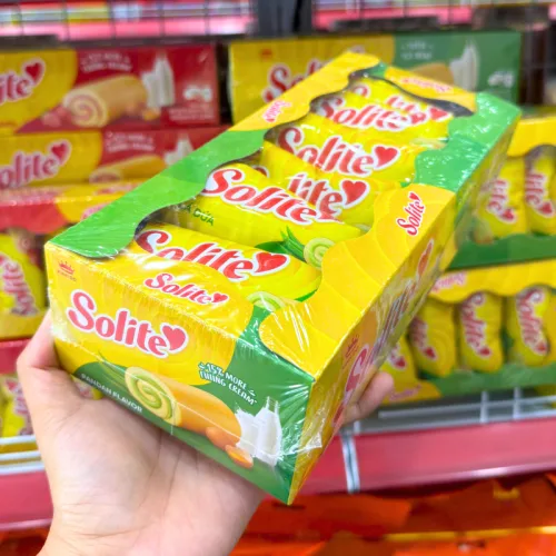 Bánh bông lan cuộn vị lá dứa Solite – hộp giấy 180g