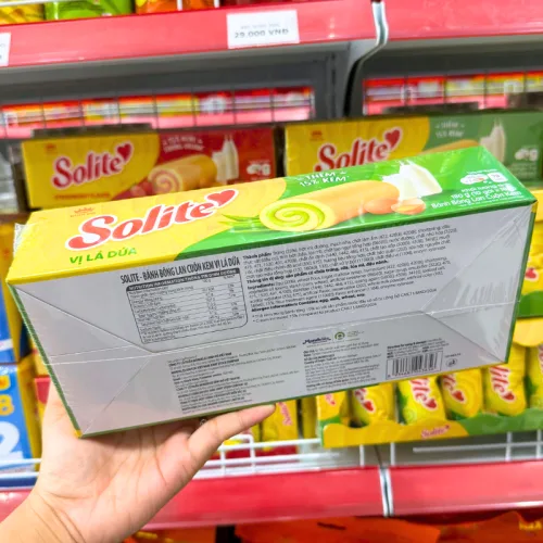 Bánh bông lan cuộn vị lá dứa Solite – hộp giấy 180g