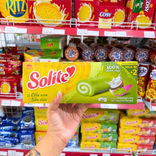 Solite Kinh Đô Bánh Bông Lan Cuộn Kem Cốm Non Sữa Dừa 360g, 20 Gói