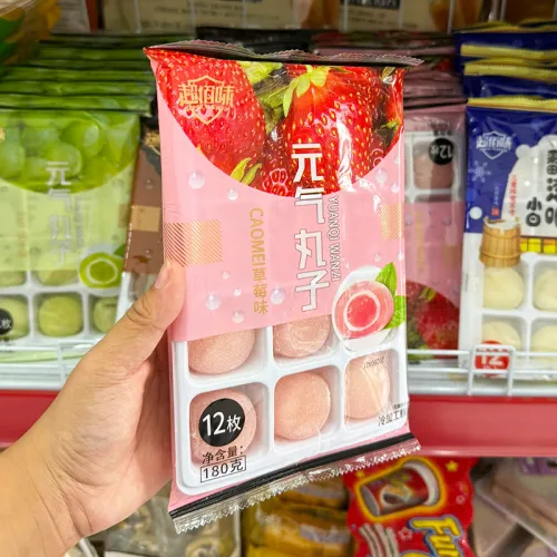 Mochi Yuanqi Wanzi phủ dừa vị dâu, gói 180g