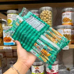 Bánh que kem nhân phô mai OISHI AKIKO màu xanh rêu 140g