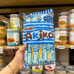 Bánh que kem nhân sữa OISHI AKIKO 140g, màu xanh dương