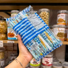 Bánh que kem nhân sữa OISHI AKIKO 140g, màu xanh dương
