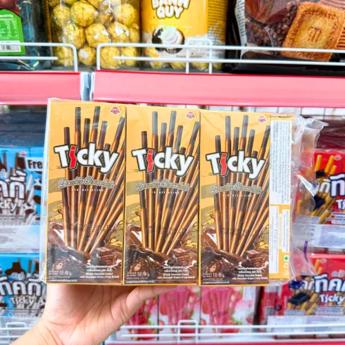 Bánh que đũa Ticky Uni Firms phủ gấp đôi socola, màu vàng, lốc 13 hộp
