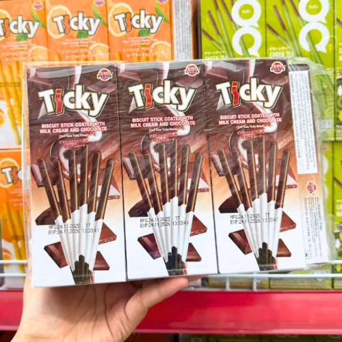 Chuyên sỉ bánh Que Đũa Phủ Socola Sữa Ticky Uni Firms Lốc 13 Hộp - Màu Nâu Trắng