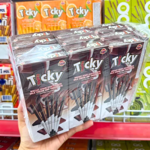 Chuyên sỉ bánh Que Đũa Phủ Socola Sữa Ticky Uni Firms Lốc 13 Hộp - Màu Nâu Trắng