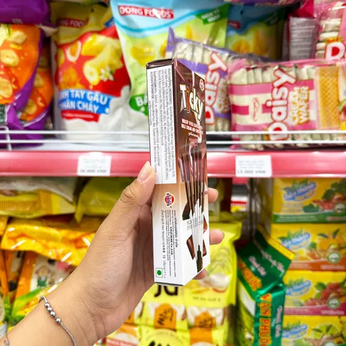 Bánh que đũa Ticky Uni Firms phủ socola sữa, màu nâu trắng