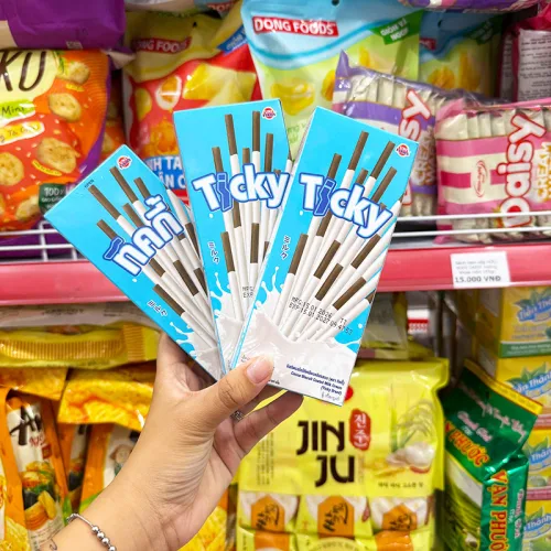 Bánh que đũa Ticky Uni Firms phủ sữa 18g - Màu xanh dương
