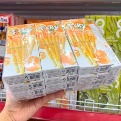 Bánh que đũa Ticky Uni Firms phủ yogurt cam, màu cam – lốc 13 hộp