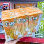 Bánh que đũa Ticky Uni Firms phủ yogurt cam, màu cam – lốc 13 hộp