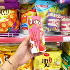 Ticky Uni Firms Bánh Que Đũa Phủ Yogurt Dâu Màu Hồng