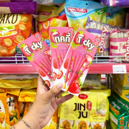 Ticky Uni Firms Bánh Que Đũa Phủ Yogurt Dâu Màu Hồng