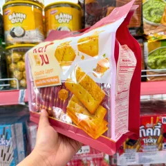 Bánh quy Kenju nhân gà nướng phô mai 2 lớp, túi 216g gồm 16 gói