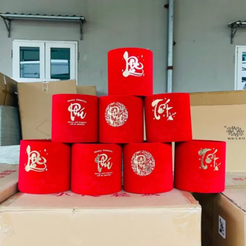 Shop sỉ cặp 2 Trụ Nhung Đỏ Cắm Hoa In Chữ - Hộp Cắm Hoa Đỏ Trang Trí Tết