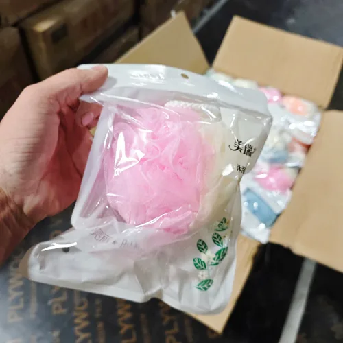 Combo 10 bông tắm tròn màu trắng hồng, hàng thường có túi
