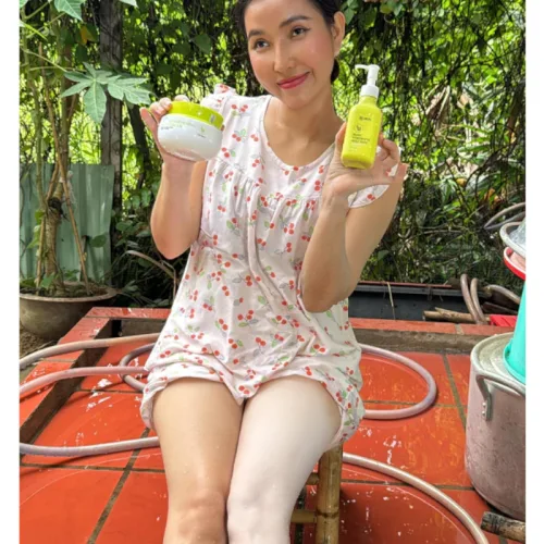 MQ Skin Nature Whitening Body 150gr – Bộ kem ủ trắng và kem body dưỡng trắng sữa dừa, tặng tẩy tế bào chết cà phê