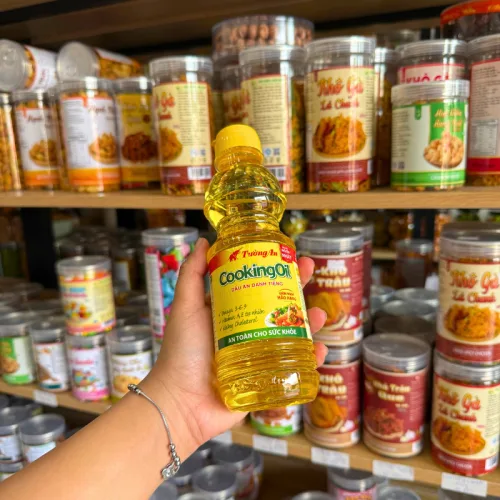 Dầu ăn thực vật Cooking Oil Tường An chai 400ml, 1 chai