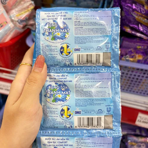 Nguồn hàng sỉ dây 12 Gói Nước Xả Vải Comfort Hương Ban Mai Thơm Mát 18ml/Gói - Màu Xanh Biển