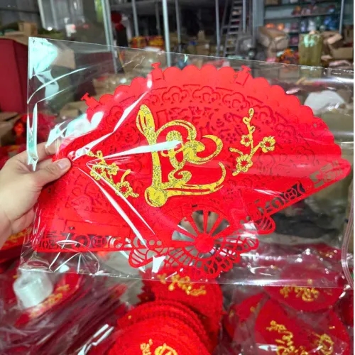 Dây treo quạt nhung đỏ, quạt treo tường trang trí Tết