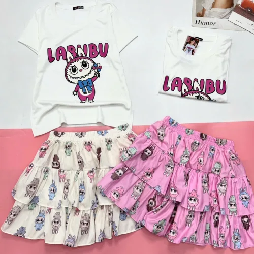 Chân váy xếp ly lớn dành cho khách thích điểm nhấn