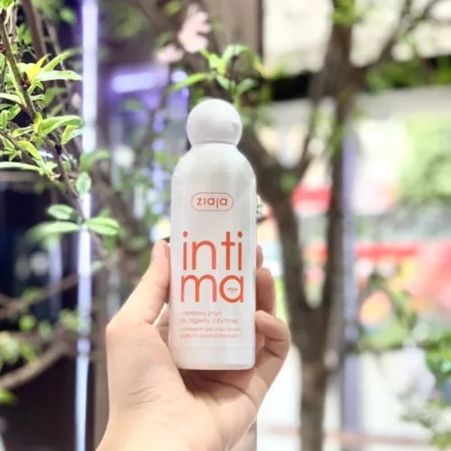 Dung dịch vệ sinh phụ nữ Ziaja Intimate với axit ascorbic 200ml