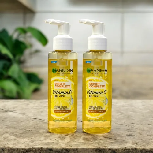 Garnier Bright Complete Vitamin C Gel Wash 120ml Sạch Dịu Nhẹ