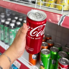 Lốc 3 lon nước ngọt Coca Cola vị nguyên bản 320ml