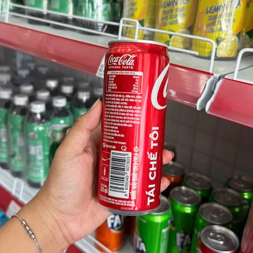 Lốc 3 lon nước ngọt Coca Cola vị nguyên bản 320ml