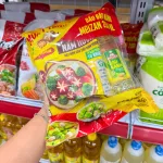 Combo hạt nêm MAGGI nấm hương tự nhiên 450g và dầu đậu nành Meizan 250ml