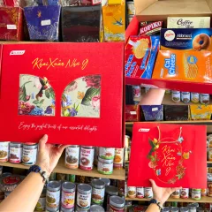 Nguồn hàng sỉ hộp Bánh Tết Mayora Khai Xuân - Bộ Quà Tết Khai Xuân Như Ý Mayora Hộp 837g Gồm 5 Món