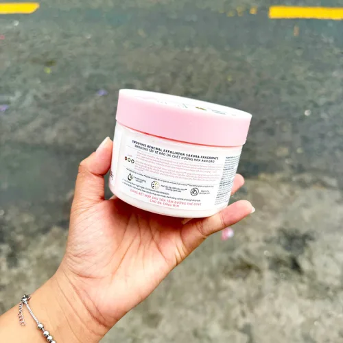 Dove Tẩy Tế Bào Chết Dưỡng Ẩm Toàn Thân Hương Hoa Anh Đào, 298g
