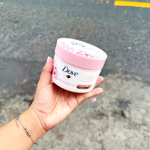 Dove Tẩy Tế Bào Chết Dưỡng Ẩm Toàn Thân Hương Hoa Anh Đào, 298g