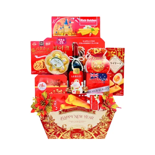 Hộp quà Tết cao cấp gồm rượu và bánh kẹo, trang trí sang trọng