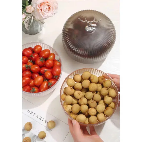 Hộp nhựa hình hươu đựng mứt, bánh kẹo và hoa quả 17x12cm