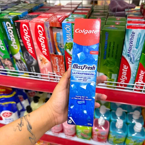 Kem đánh răng Colgate Maxfresh 10X hương bạc hà, khối lượng 180g