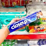 Chuyên sỉ kem Đánh Răng Sạch Khuẩn Closeup Thơm Mát Tinh Thể Băng Tuyết 180g