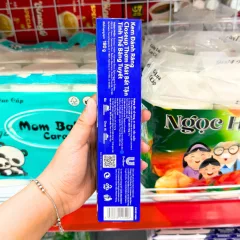 Chuyên sỉ kem Đánh Răng Sạch Khuẩn Closeup Thơm Mát Tinh Thể Băng Tuyết 180g